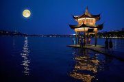  Три лунные заводи на озере Сиху