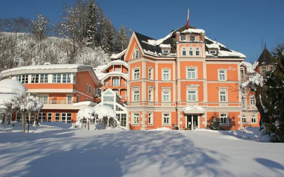 Лыжный клуб в Австрии Kitzbuhel