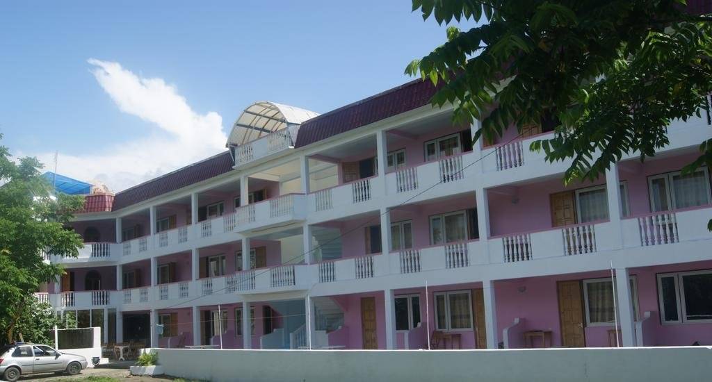 Море кобулети грузия. Кобулети 2023. Чкония гостиница в кобулети. Кобулети набережная. Кобулети набережная.