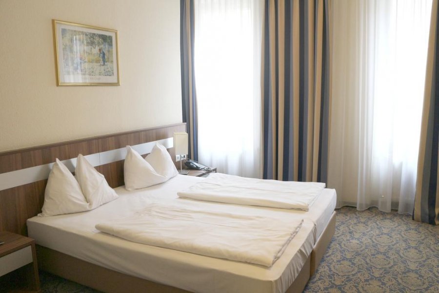 Кушадасы турция. Отель клеопатра алания. Carina hotel park черногория. Carina a hot. Carina hotel.