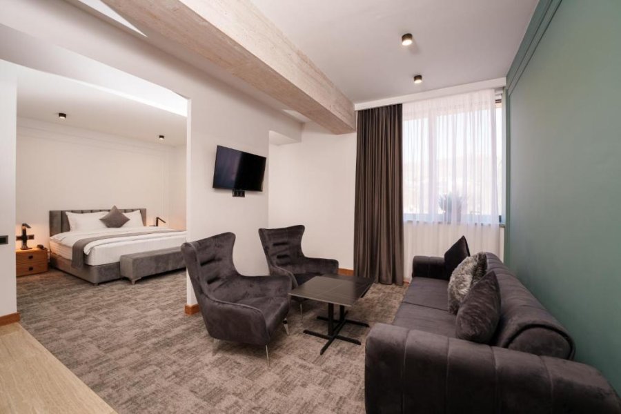 Отель revival. 1 звездочный отель в москве. Отели москвы 4 звезды в центре. Revival hotel москва. Отель revival москва.
